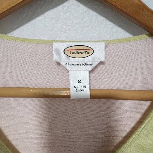 Talbots Sweater Cardigan Cashmere Blend Size Medium Chevron Print Preppy - Picture 3 of 5